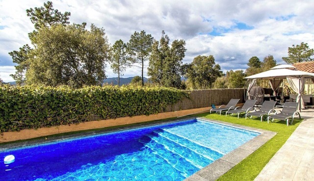Unique Costa Brava Abode w/train access to BCN