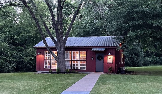 Unique Event Space Sleeps 11 around Wedding Venues