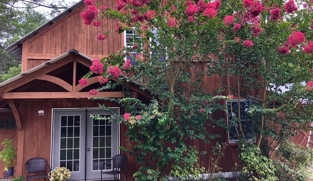 Unique farm guest house close to Chattanooga, TN- great for families and dogs