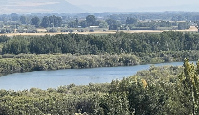 Unique geological feature with beautiful views and hiking trails!