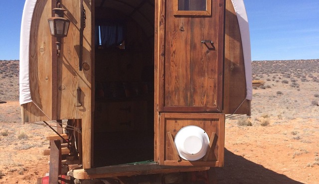 Unique Glamping! Near Horseshoe, Antelope Canyon, Lake Powell, Grand Canyon.'