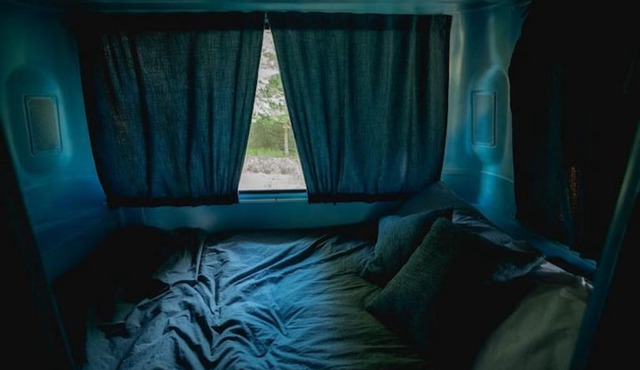 Unique Glamping RV on 100 acres 1 hr from Toronto