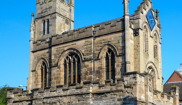 Unique Historic Building In Central Warwick With WiFi