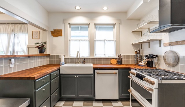 Unique Historical Home Minutes from State Capitol