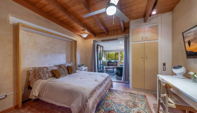 Unique Home/Peaceful Property/Yoga/3 BR 1 BA