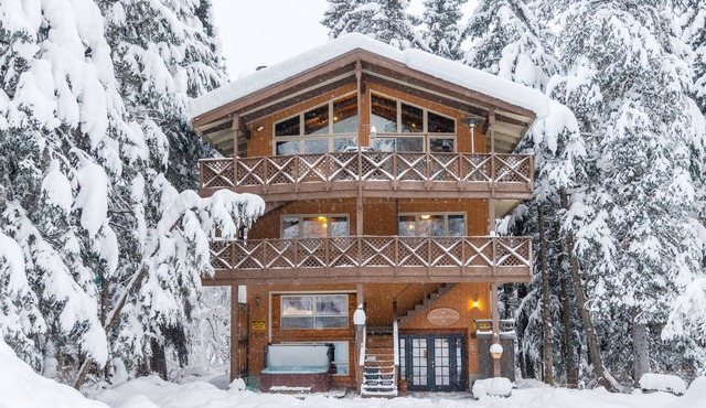 Unique home with hot tub, 2 kitchens, fireplace & game room - near lifts