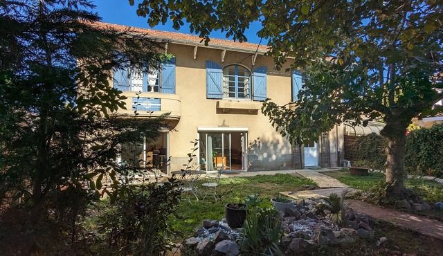 Unique in Foix : Characterful, Elegant, and Authentic House