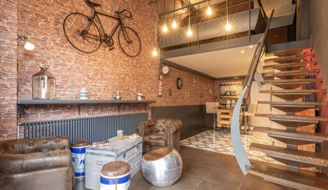Unique industrial loft in city center 130m2, 3 bedrooms, ideal for a family