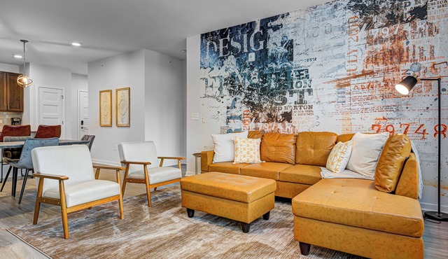 UNIQUE INDUSTRIAL - *KING BED* - LONG TERM STAY