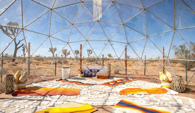 Unique Joshua Tree Eclectic Hacienda, Private Fenced 9 acres + Dog Friendly