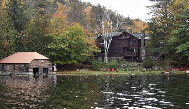 UNIQUE LAKEFRONT DESTINATION with Four Seasons of Adirondack Adventure