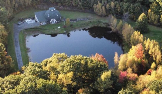 Unique Lakefront Geodesic Dome Minutes from Skiing, Shops & Scranton