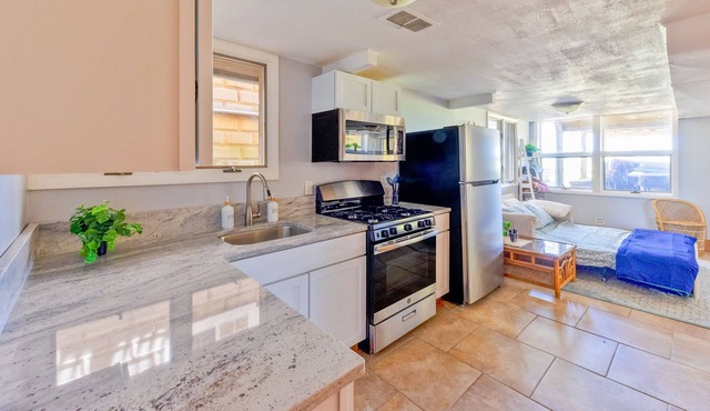 Unique lakefront home with amazing views, washer/dryer, deck, & AC