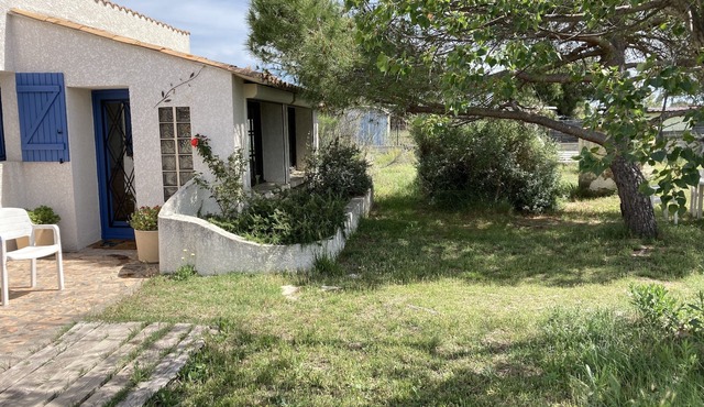 UNIQUE LITTLE HOUSE IN VIC LA GARDIOLE