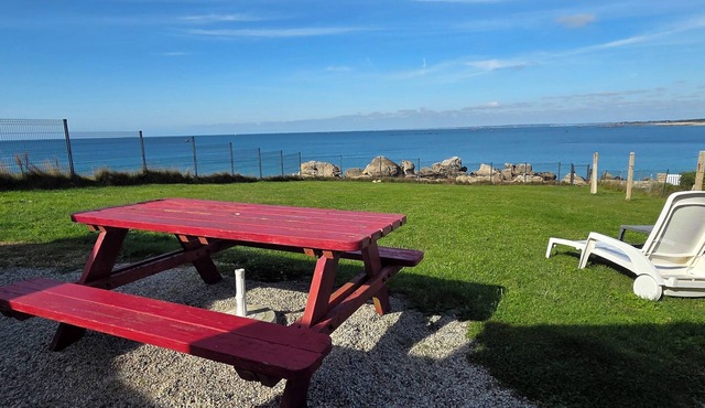 Unique location for this house facing the sea on Pointe de Trevignon