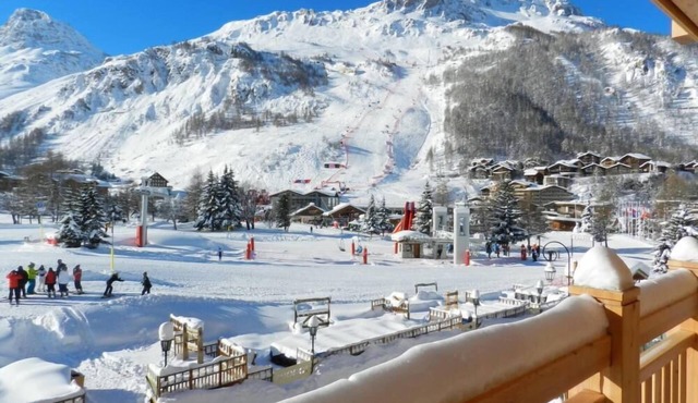 Unique Location ! Val d'Isère Snow Front - Ski in Ski Out - Standing