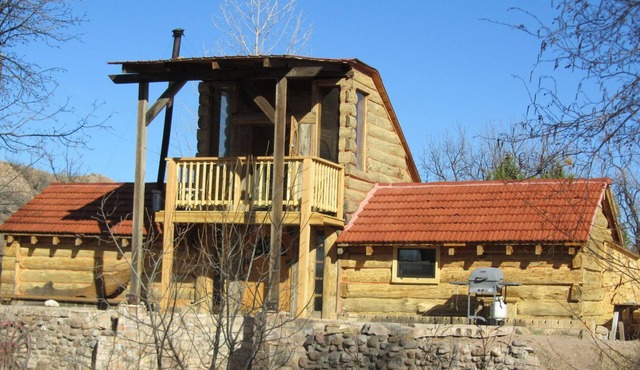 Unique Log cabin at Bearpaw Ranch on the Gila River