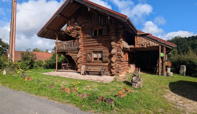 Unique log house with balcony and terrace in the Vosges