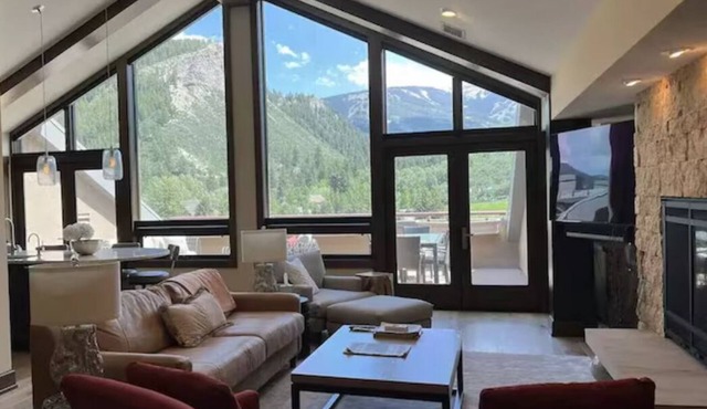 Unique Lux Suite, Riverfrt Resort & Spa, Ski in out,Hot tub,Ski Valet,Rm Service