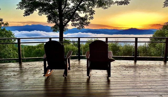 Unique/Luxurious/Stunning Mtn & Lake Views, Wi-Fi!