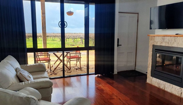 Unique Luxury Fully Equipped Apartment With Vineyard Views From Your King bed