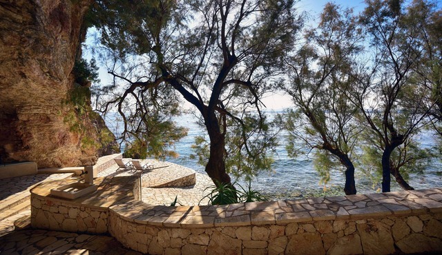 Unique luxury villa direct access to a private beach infinity pool 20mns Corfu