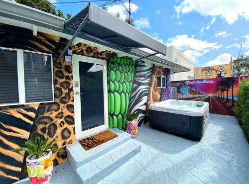 Unique Miami Art Escape w/HotTub, Arcade & Murals