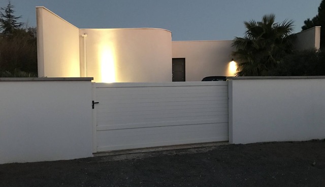 Unique Modern Villa in Marseillan with private heated pool, four bedrooms and AC