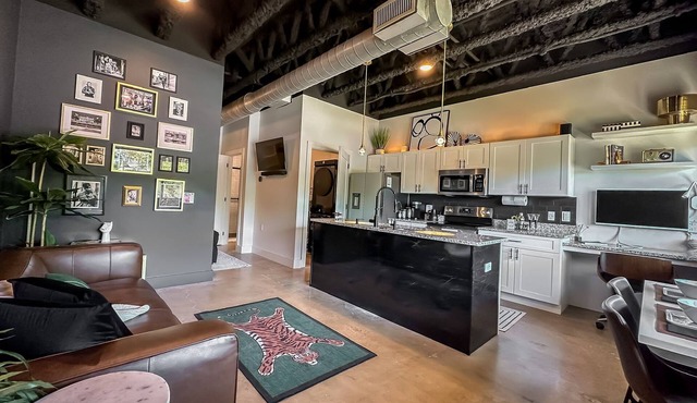 Unique Nashville Executive Condo & Workspace