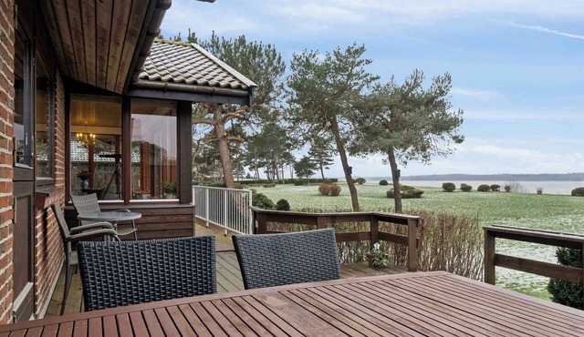 Unique nature holiday with panoramic water views