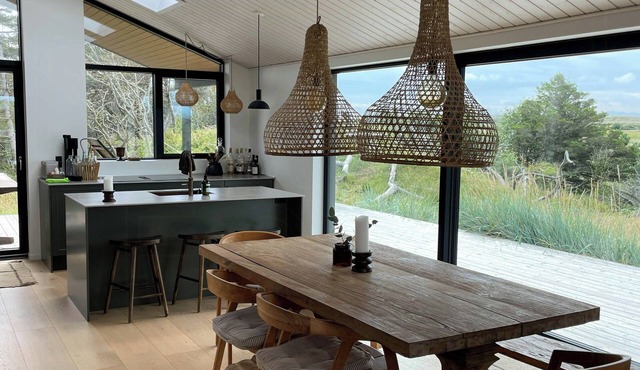Unique Northern Cabin with view to Råbjerg Mile