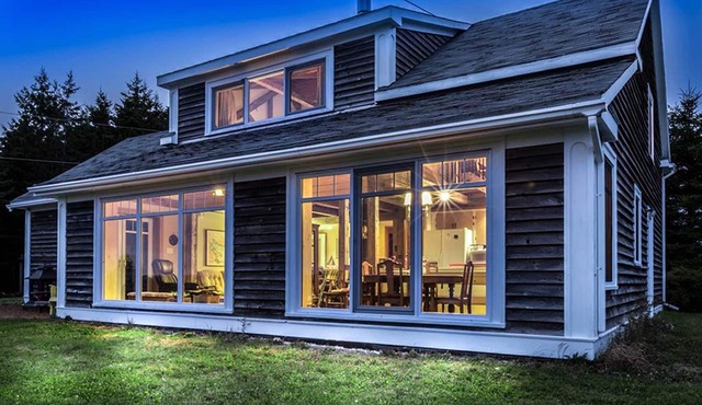 Unique Ocean View Hilltop Retreat