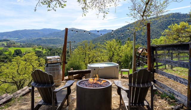 Unique Off-Grid experience with Stunning Views Close to Wine Tasting