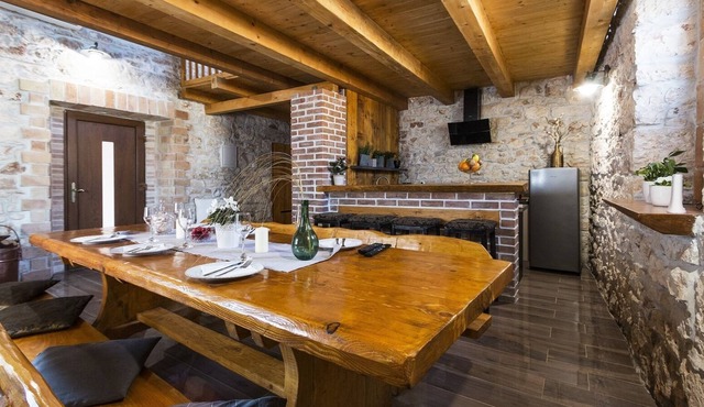 Unique Old renovated Istrian house, 4+1 persons