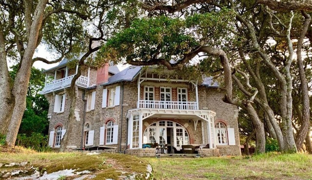 Unique panoramic sea view and private beach access