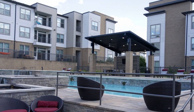 Unique & peaceful apartment close to Kyle Field