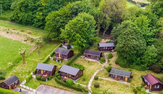 Unique, peaceful, cosy and quaint cedar wood built holiday lodge.
