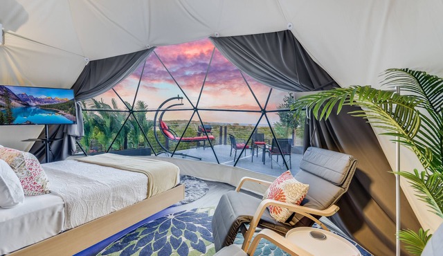 Unique & Plush Eco-Glamping Resort in TX Hill country!