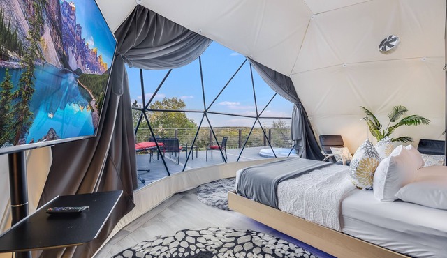 Unique & Plush Eco-Glamping Resort in TX Hill country!