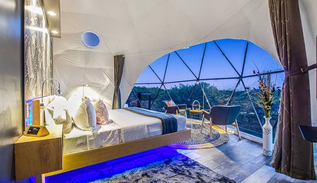 Unique & Plush Eco-Glamping Resort in TX Hill country!