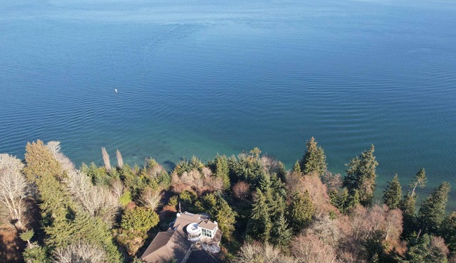 Unique Port Ludlow Home w/3 Decks & Hot Tub!