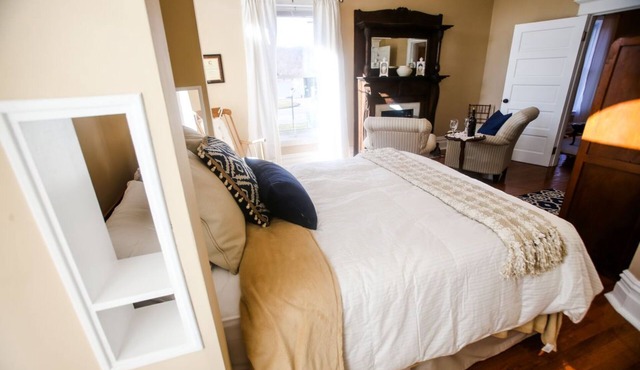 Unique, quiet, private, charming suite in the heart of downtown Huntington.