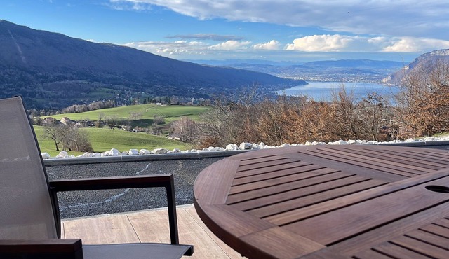 Unique, quiet Suite in the nature Lake & Mountains