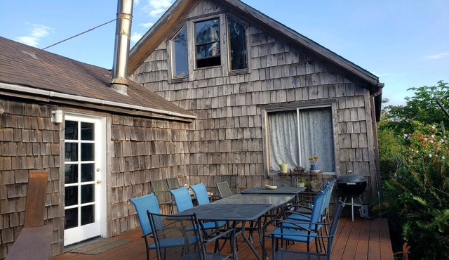 Unique Redwood home built 1920 with hot tub & short walk to the Elk beach