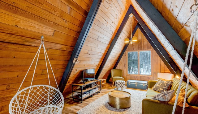 Unique, renovated, dog-friendly chalet with private hot tub & gas firepit