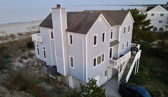 Unique retreat right on the beach - unwind and reconnect -linens - child items