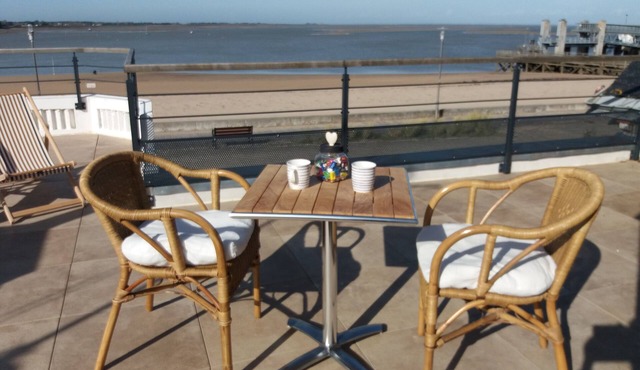 Unique, romantic location facing the Fromentine sea, close to the Ile de Noirmoutier.
