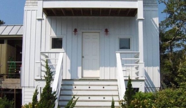 Unique, Romantic, Cozy, Island Cottage on #1 Beach in America