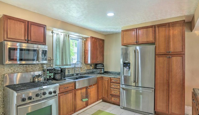 Unique Sandusky Home about 2 Blocks to Downtown!