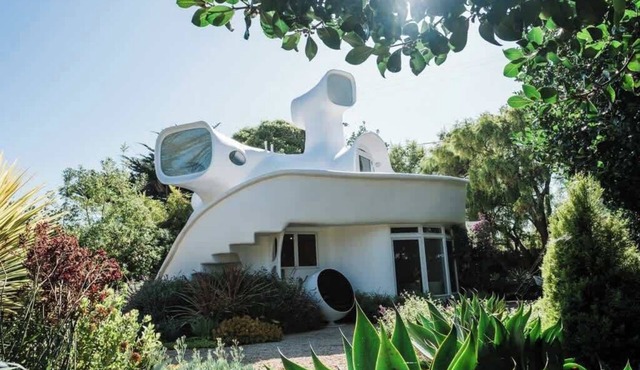 Unique Sculptured House with Private Beach Access